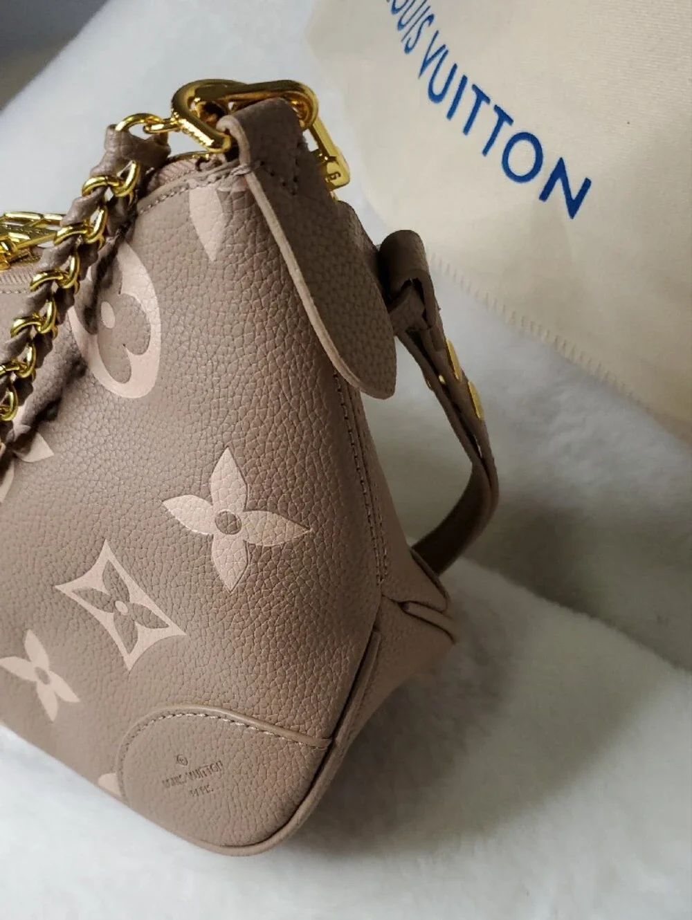 💠LV 💠Taupe Monogram Shoulder Bag with Gold Chain